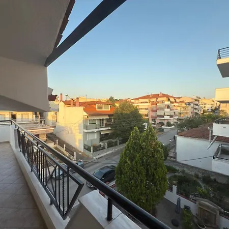 Olga'S Spacious Loft With Garden View * Nea Michaniona