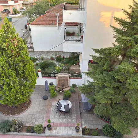 Olga'S Spacious Loft With Garden View Apartmán *