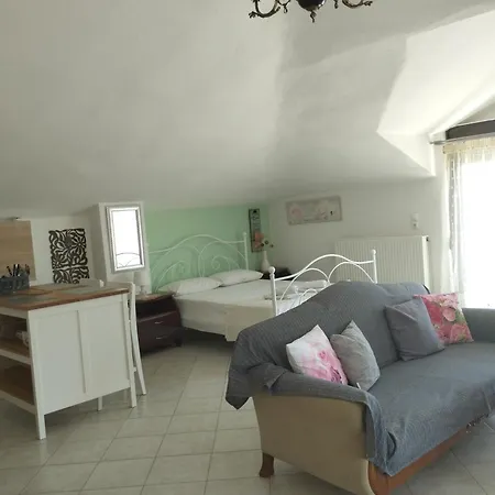 Apartmán Olga'S Spacious Loft With Garden View